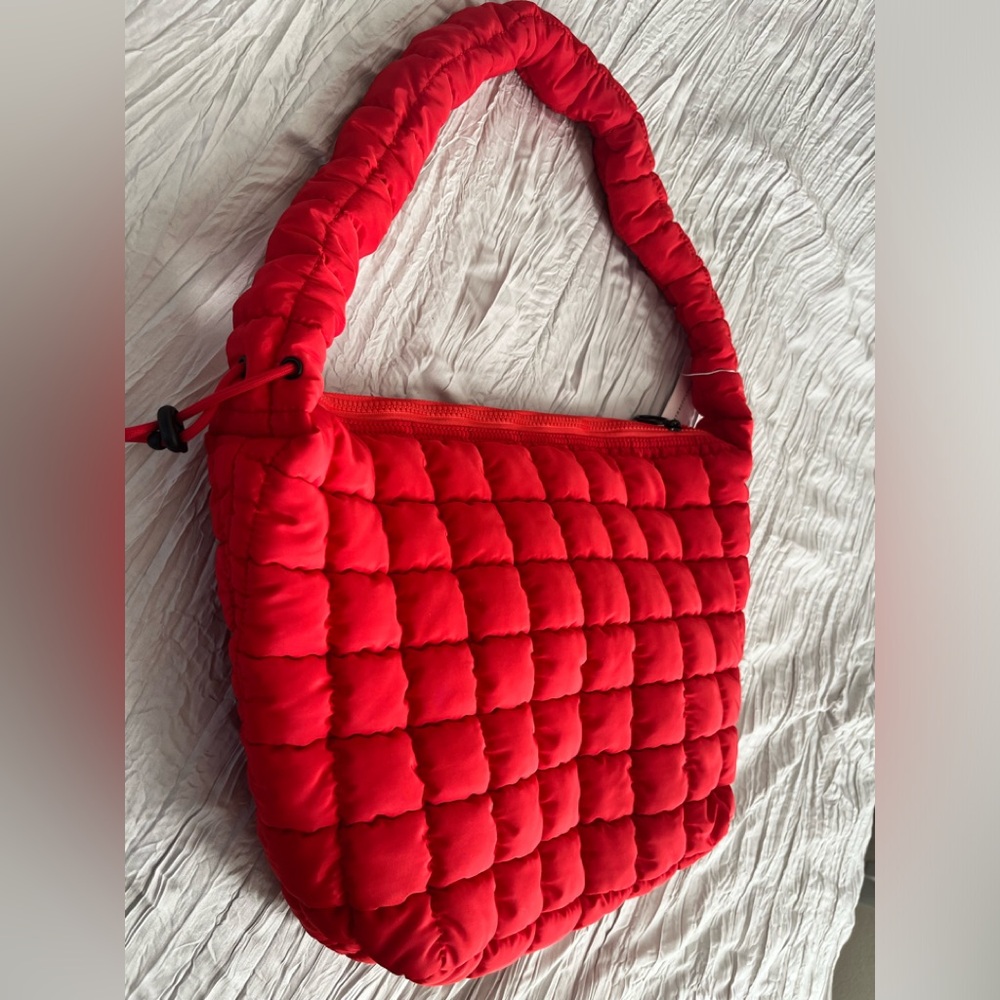 Anthropologie quilted - puffy bag with scrunchy handle- bright, roomy, fun! NWT - Picture 6 of 9